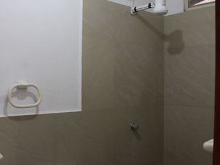 Foto 10 de ¡Suite moderna en Machala! Agua y aire incluidos  Solo $160. Vive cómodo, seguro y bien ubicado. ¡Última disponible!