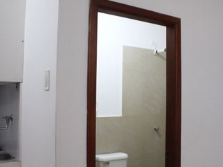 Foto 7 de ¡Suite moderna en Machala! Agua y aire incluidos  Solo $160. Vive cómodo, seguro y bien ubicado. ¡Última disponible!