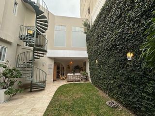 Foto 6 de CASA EN VENTA EN MALECON DE MIRAFLORES FRENTE AL MAR