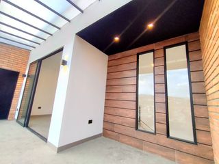 Foto 26 de Casa en venta Amable María Loja Ecuador