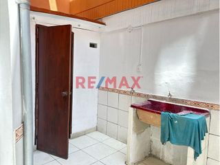 Foto 2 de Se Alquila Primer Y Segundo Piso -Urb. Monserrate A Pocas Cuadras De Isabel De Bobadilla 280M2