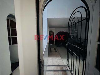 Foto 3 de Se Alquila Primer Y Segundo Piso -Urb. Monserrate A Pocas Cuadras De Isabel De Bobadilla 280M2