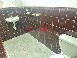 Foto 6 de Se Alquila Primer Y Segundo Piso -Urb. Monserrate A Pocas Cuadras De Isabel De Bobadilla 280M2
