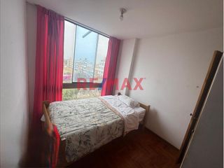 Foto 7 de Alquilo Amplio Dúplex En Av. Larco Con Terraza Y Cochera Independiente Por Solo S/ 1,900!