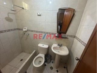 Foto 11 de Alquilo Amplio Dúplex En Av. Larco Con Terraza Y Cochera Independiente Por Solo S/ 1,900!