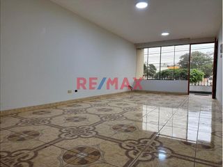 Foto 3 de 🔑 Alquiler de Oficina en Zona Comercial de Los Olivos – Remodelada y Lista para Usar