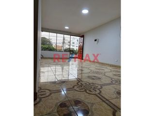 Foto 8 de 🔑 Alquiler de Oficina en Zona Comercial de Los Olivos – Remodelada y Lista para Usar