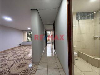 Foto 9 de 🔑 Alquiler de Oficina en Zona Comercial de Los Olivos – Remodelada y Lista para Usar