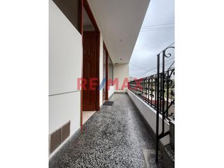 Foto 10 de 🔑 Alquiler de Oficina en Zona Comercial de Los Olivos – Remodelada y Lista para Usar