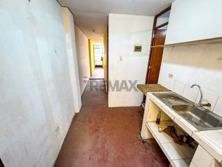 Foto 3 de Venta De Casa De 2 Pisos Frente A Parque De 139 Mts Cerca Al Mall De Comas