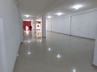 Foto 2 de 🔑 ¡Alquila Tu Próximo Local En Plena Av. Izaguirre – Los Olivos! 🏢✨ 📍 Ubicación Estratégica: