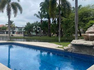Foto 1 de Alquiler casa Laguna Club
