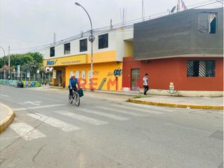 Foto 14 de Oportunidad De Alquiler En Esquina Estratégica En Los Olivos