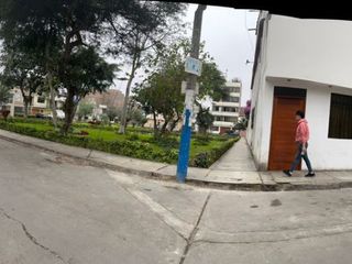 Foto 2 de Se vende terreno zona exclusiva en Santa Anita. con una casita