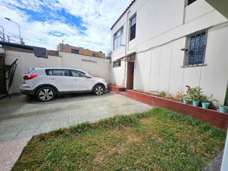 Foto 2 de VENDO CASA DE OCASIÓN EN SURCO A POCOS PASOS DE LINDO PARQUE
