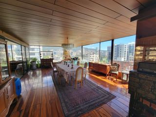 Foto 1 de Penthouse amoblado en alquiler/ 1000 M² de construcción/ Sector Republica de El Salvador / Quito.
