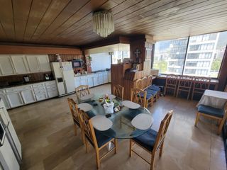 Foto 5 de Penthouse amoblado en alquiler/ 1000 M² de construcción/ Sector Republica de El Salvador / Quito.