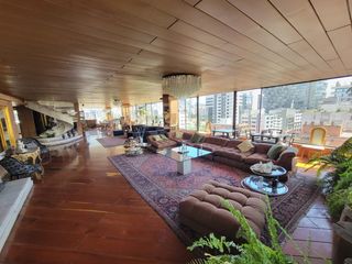 Foto 8 de Penthouse amoblado en alquiler/ 1000 M² de construcción/ Sector Republica de El Salvador / Quito.