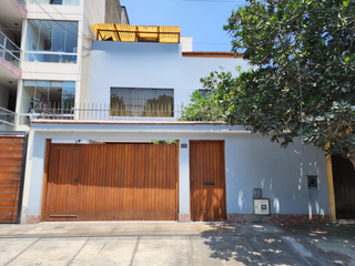 Foto 1 de 🏡 MAYORAZGO – ATE 🏞️ VENDO HERMOSA CASA FRENTE A PARQUE – 7 DORMITORIOS