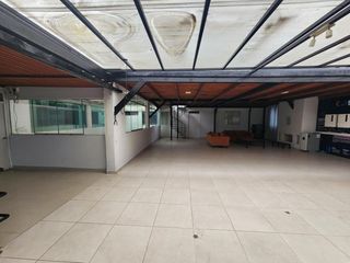 Foto 12 de Alquilo local comercial en esquina -Cercado de lima