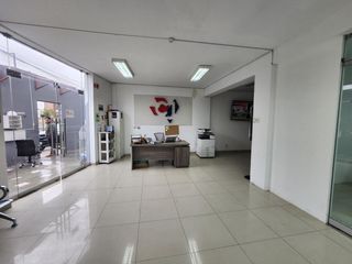 Foto 28 de Alquilo local comercial en esquina -Cercado de lima