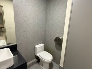 Foto 10 de Oficina Implementada de 115 m² con Vista a Javier Prado en Santiago de Surco