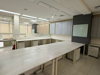 Foto 4 de Oficina Implementada de 115 m² con Vista a Javier Prado en Santiago de Surco