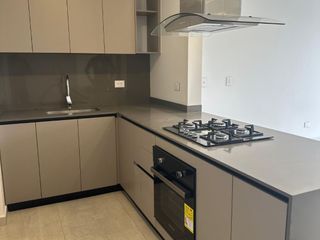 Foto 2 de Apartamento de Lujo en Renta - 4to Piso - Conjunto Residencial IVORY