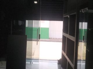 Foto 6 de Se alquila Local Comercial en el centro