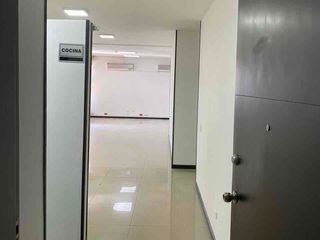 Foto 5 de UBICACIÓN  DE PRESTIGIO|	TU OFICINA FRENTE AL CLUB CAMPESTRE|
