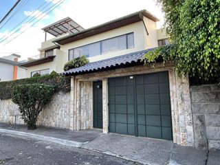 Foto 4 de SE RENTA HERMOSO DUPLEX EN CUMBAYA