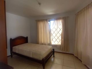 Foto 7 de SE RENTA SUITE EN CUMBAYA AMOBLADA, USFQ,CC,