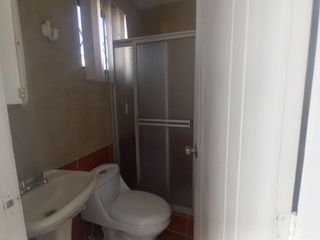 Foto 8 de SE RENTA SUITE EN CUMBAYA AMOBLADA, USFQ,CC,