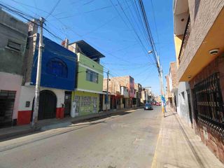 Foto 2 de 🏡 ¡Gran Oportunidad! Casa En Venta De 3 Pisos Con Opcion De Negocio En Excelente Ubicación – Calle La Mar A Media Cuadra De La Av. Cutervo
