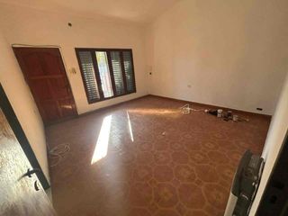 Foto 4 de OPORTUNIDAD - SE VENDE CASA + CUARTO DE SERVICIO