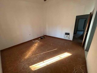 Foto 5 de OPORTUNIDAD - SE VENDE CASA + CUARTO DE SERVICIO