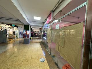Foto 1 de 🏪 LOCAL COMERCIAL EN VENTA  – C.C. ARENALES