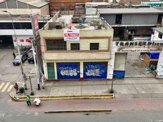 Foto 1 de VENTA DE LOCAL COMERCIAL EN AV. BAUSATE Y MEZA.