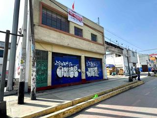 Foto 2 de VENTA DE LOCAL COMERCIAL EN AV. BAUSATE Y MEZA.