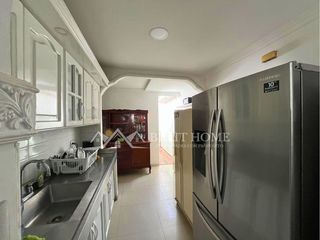 Foto 5 de Venta de Casa un piso bien ubicada