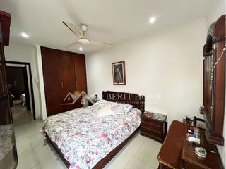Foto 12 de Venta de Casa un piso bien ubicada