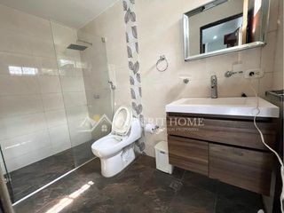 Foto 13 de Venta de Casa un piso bien ubicada