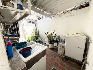 Foto 17 de Venta de Casa un piso bien ubicada