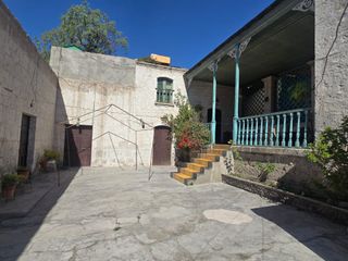 Foto 1 de Casona Comercial de 869 m² con frente de 29 ml. a la plaza de Yanahuara en Arequipa