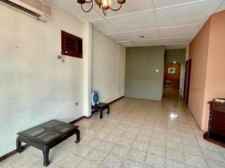 Foto 4 de URDESA CENTRAL, Vendo Casa 1 planta 3 dormitorios, 300m2, $138.000.