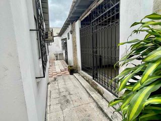Foto 15 de URDESA CENTRAL, Vendo Casa 1 planta 3 dormitorios, 300m2, $138.000.