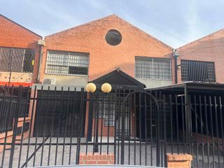 Foto 2 de Alquilo Moderna Casa en el barrio san Joaquín