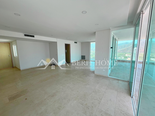 Foto 5 de Penthouse con Piscina en Venta