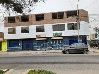 Foto 2 de VENDO CENTRICO EDIFICO COMERCIAL CON 05 LOCALES FRENTE A LA AV PACASMAYO