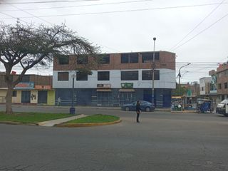 Foto 1 de VENDO CENTRICO EDIFICO COMERCIAL CON 05 LOCALES FRENTE A LA AV PACASMAYO